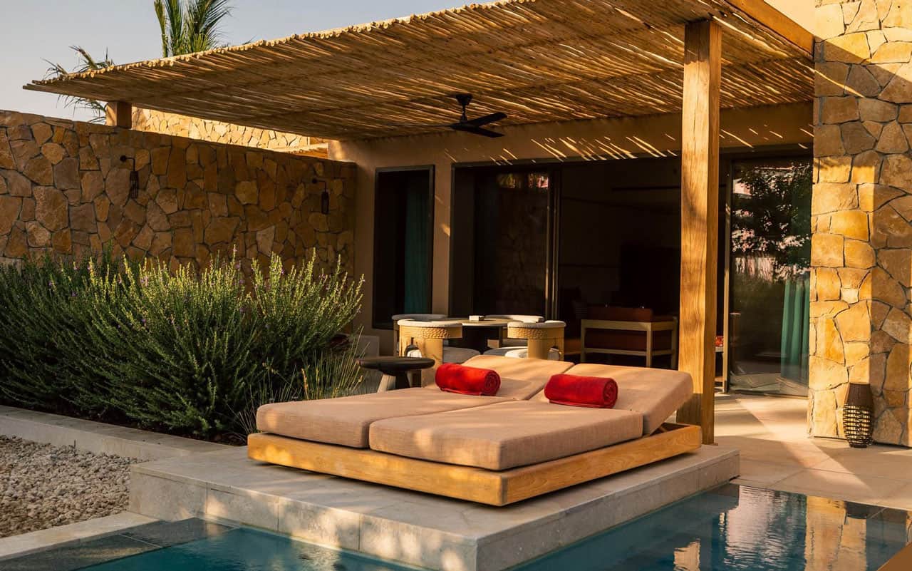 Pergola vs. Thatched Roof: Which Suits Your Dubai Outdoor Space?