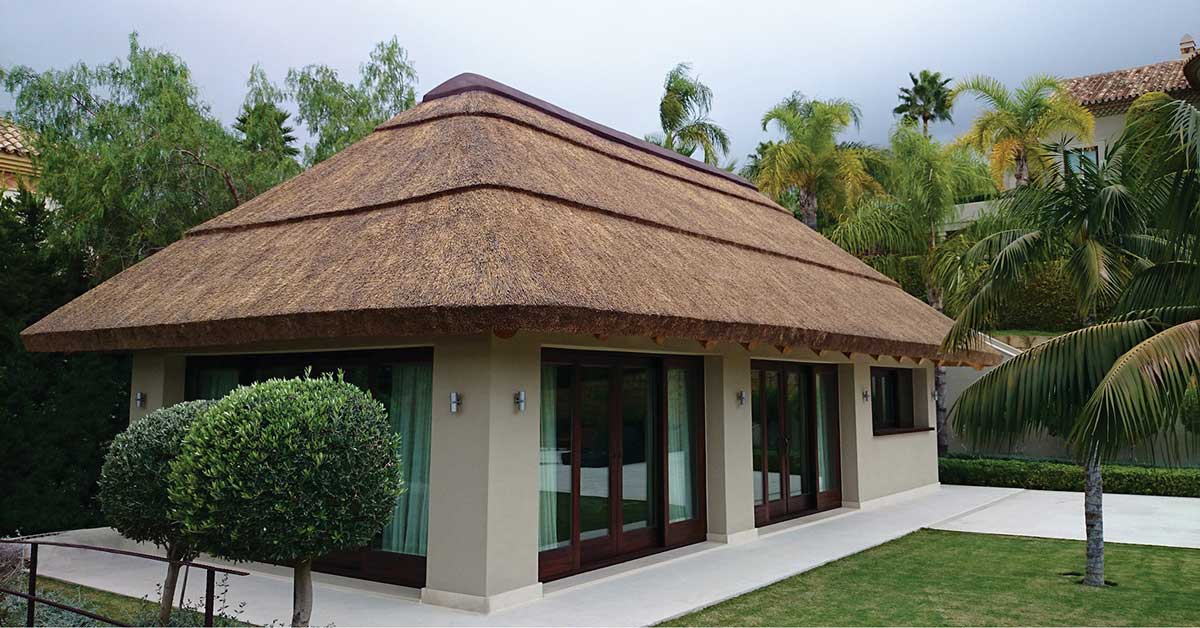 5 Ways To Enclose Your Outdoor Living Space