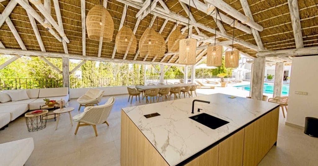 How to Thatch a Roof the Cape Reed Way